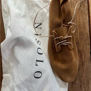 Nisolo lace up minimalist shoe (perfect condition)